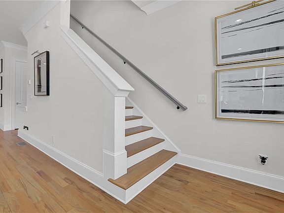 4th image of 107 Old Orchard Ln
