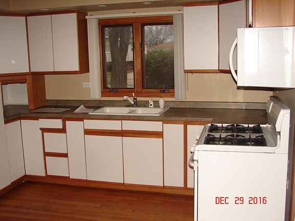 3rd image of 1080 Seymore Ave