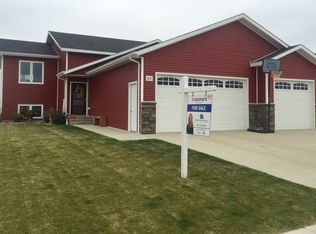 5017 39th Ave NW, Mandan, ND 58554