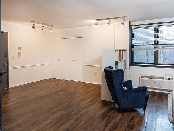 5th image of 111 Mulberry St APT 5I