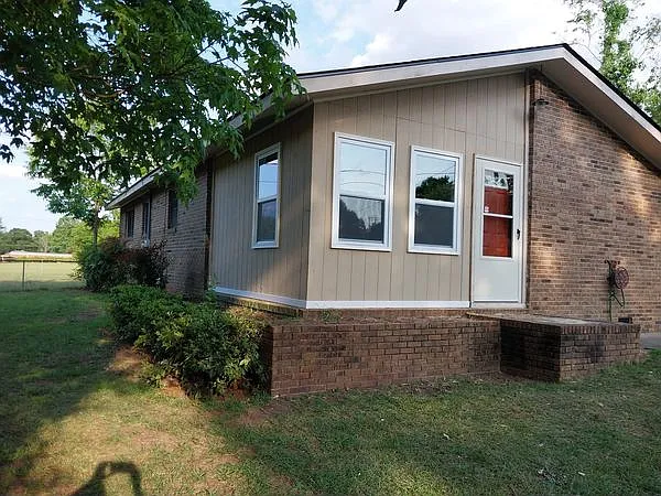 104 Spring Valley Dr — Photo 5