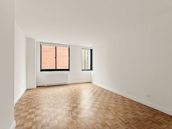 5th image of 377 Rector Pl APT 15C
