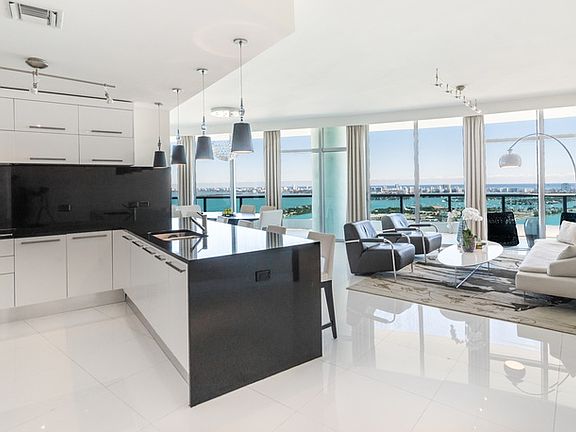 5th image of 900 Biscayne Blvd APT 4206