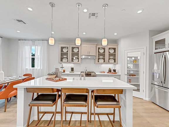 2nd image of 2523 Coronado Ln