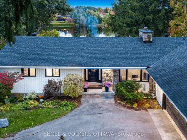 1073 Island View Dr, Ottawa, ON K4M 1J8