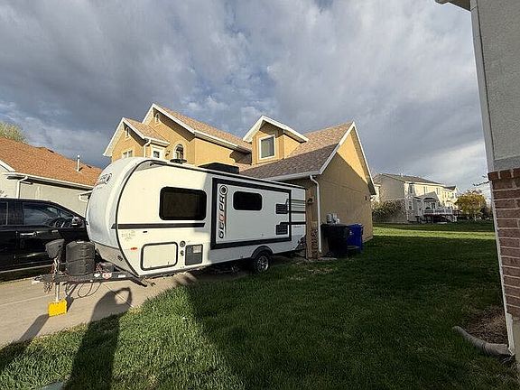 3rd image of 1426 Heather Ln