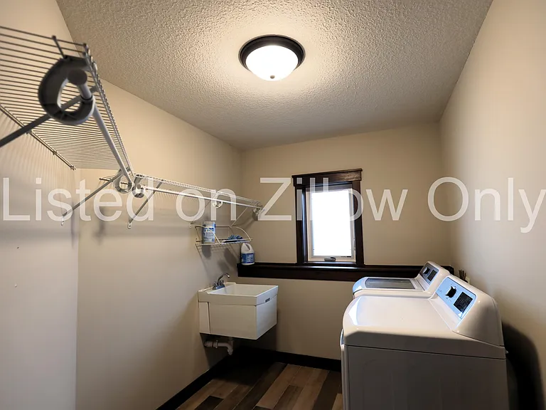 6758 Redwood Ave — Photo 22