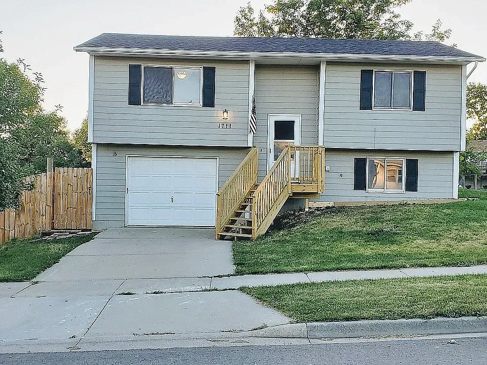 1711 Plateau Ln