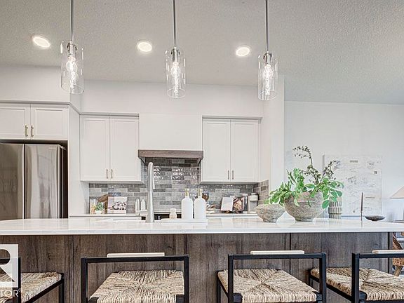 4th image of 145 Ficus Way