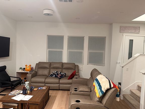 3rd image of 574 Somi Building 11