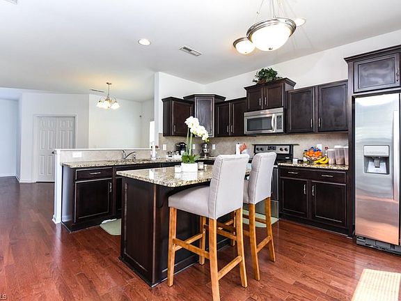 2nd image of 365 Summergate Dr