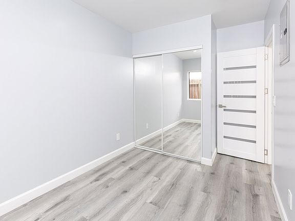 5th image of 7420 Vanalden Ave