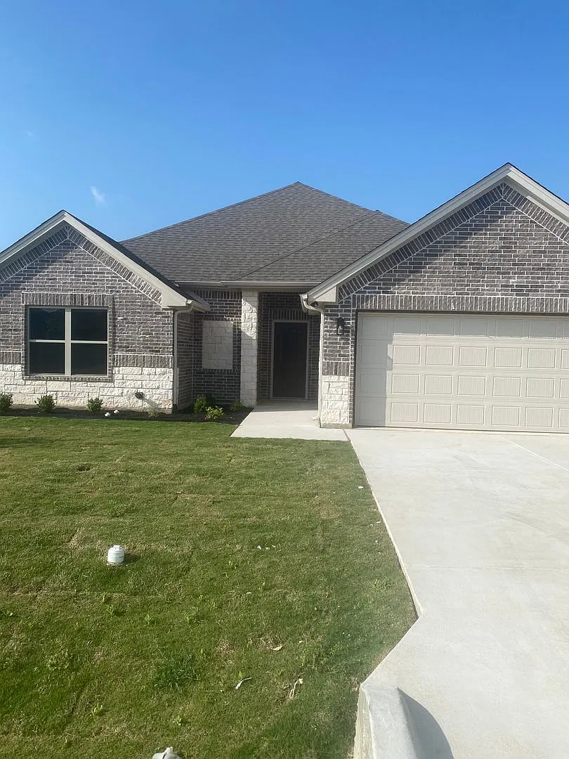 Gorgeous Home in Meander Estates — Photo 1