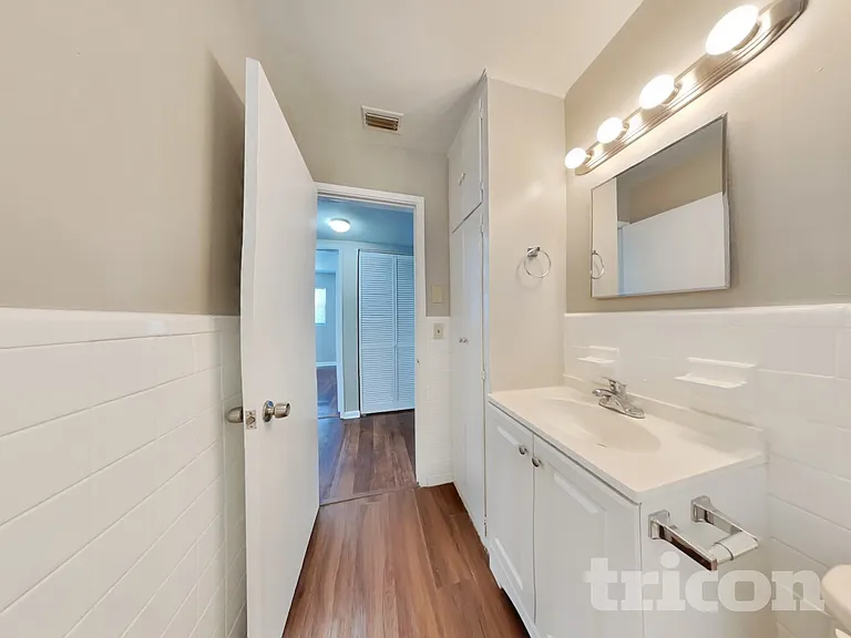1604 Clark St — Photo 13