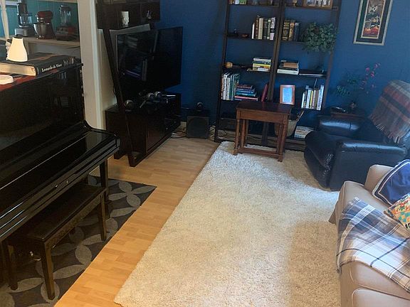 5th image of 2815 Newton Ct NW