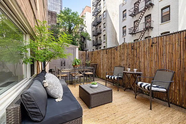 Outdoor, photo 1