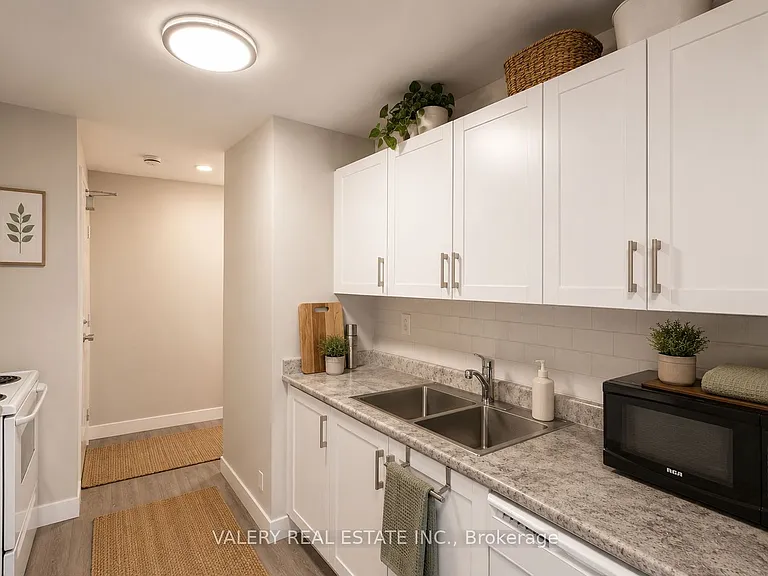 626 1st St #101 — Photo 10