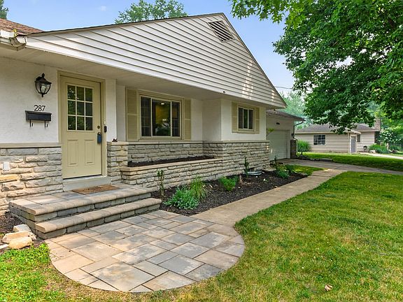 3rd image of 287 Frontenac Pl