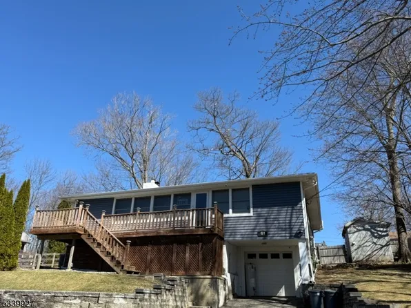 61 Lindys Dr, West Milford Twp., NJ 07480