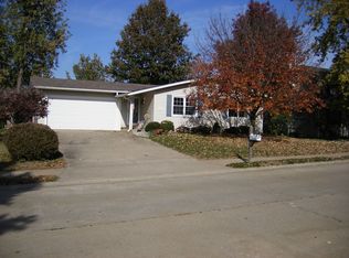 935 Chancellor Dr, Edwardsville, IL