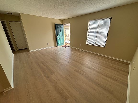 2nd image of 1844 Stoneview Ct