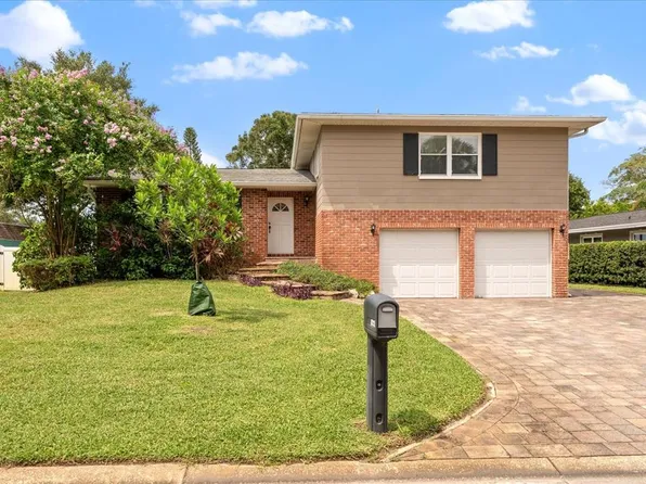 8212 FOREST CIRCLE, SEMINOLE, FL 33776