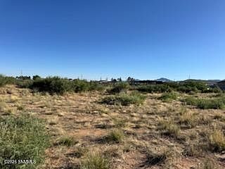 2nd image of 905 Oasis Dr