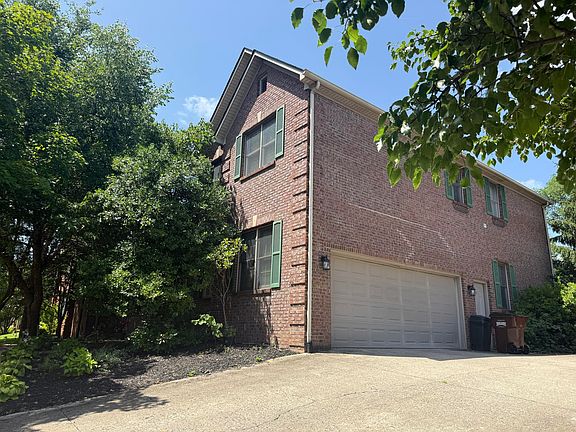 4th image of 118 Whispering Woods Dr