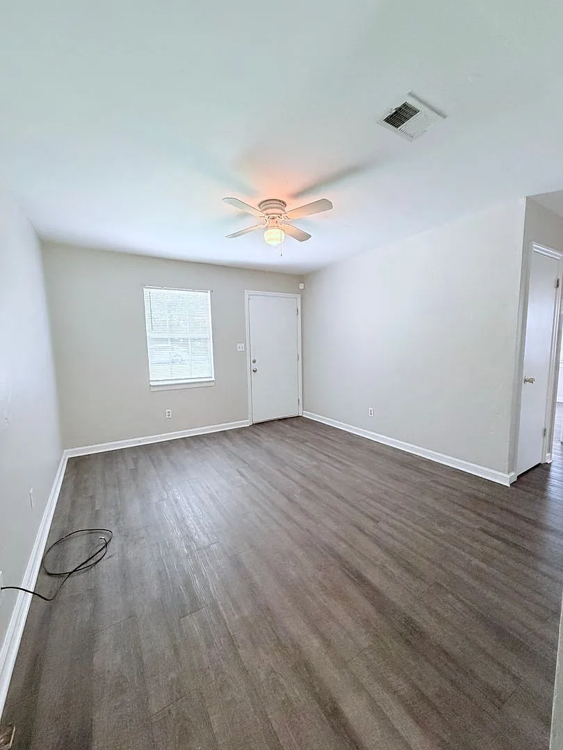2 BR/ 1 BA Home — Photo 3