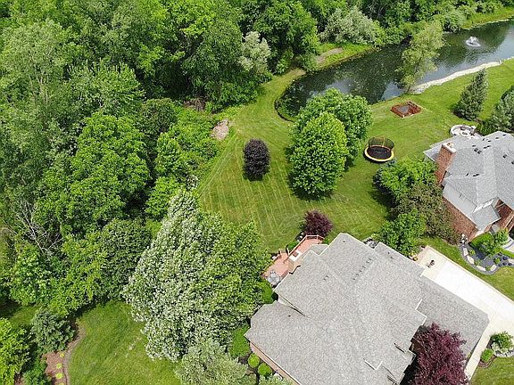 2nd image of 55527 Parkview Dr
