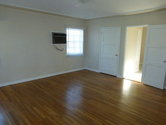 2nd image of 993 S Marengo Ave