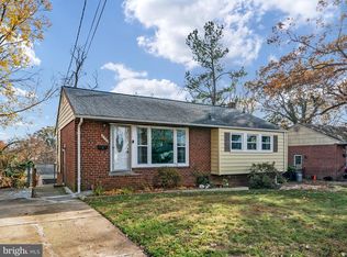 8305 Donoghue Dr, Hyattsville, MD 20784
