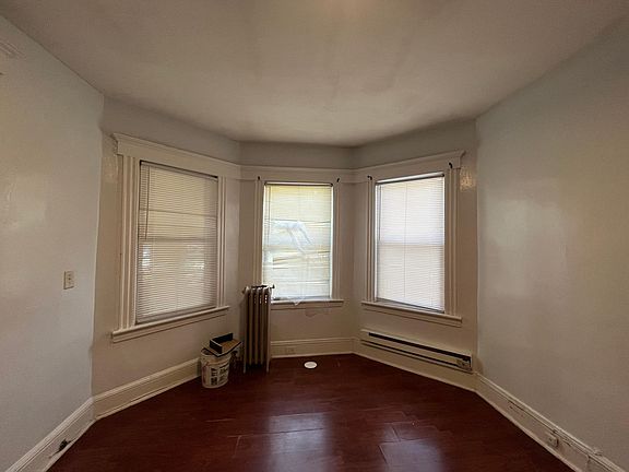 2nd bedroom with 3 windows