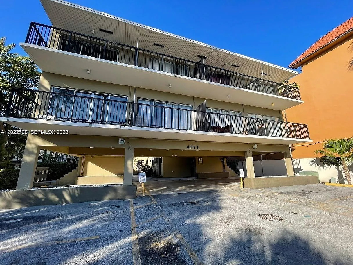 Spring Garden Condo Apts — Photo 1