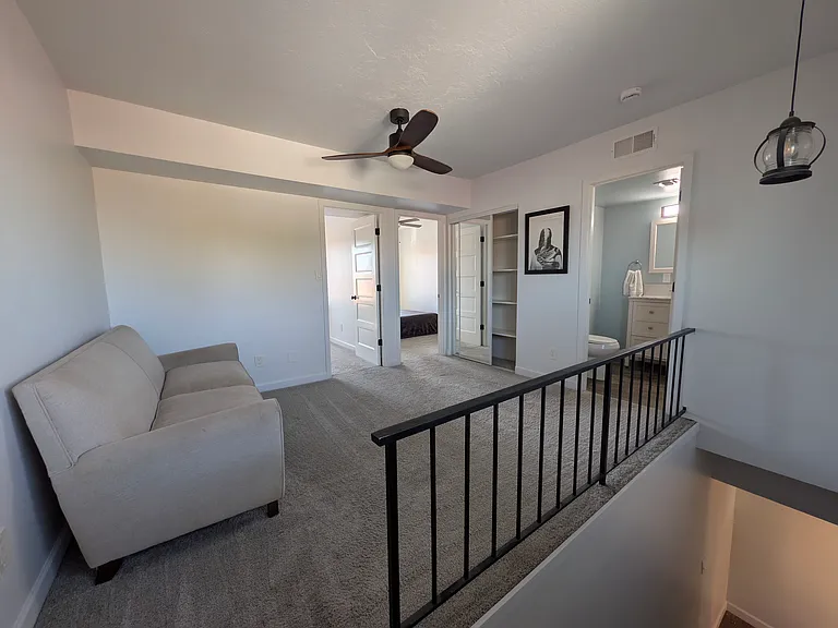 1022 W Mission Ln — Photo 16