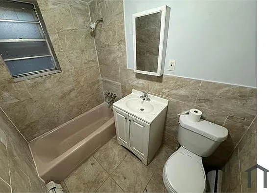 291 Wainwright St #5 — Photo 3