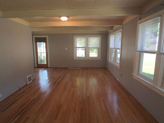 2nd image of 216 Burt St SE