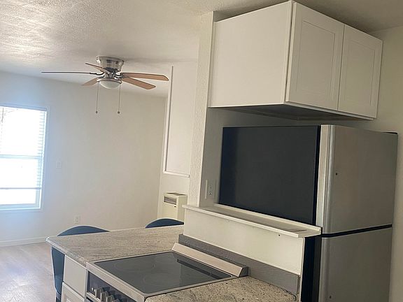 2nd image of 20032 Deerhorn Valley Rd #B