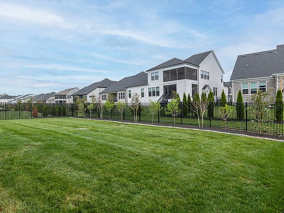 4th image of 5052 High Park Hill Dr