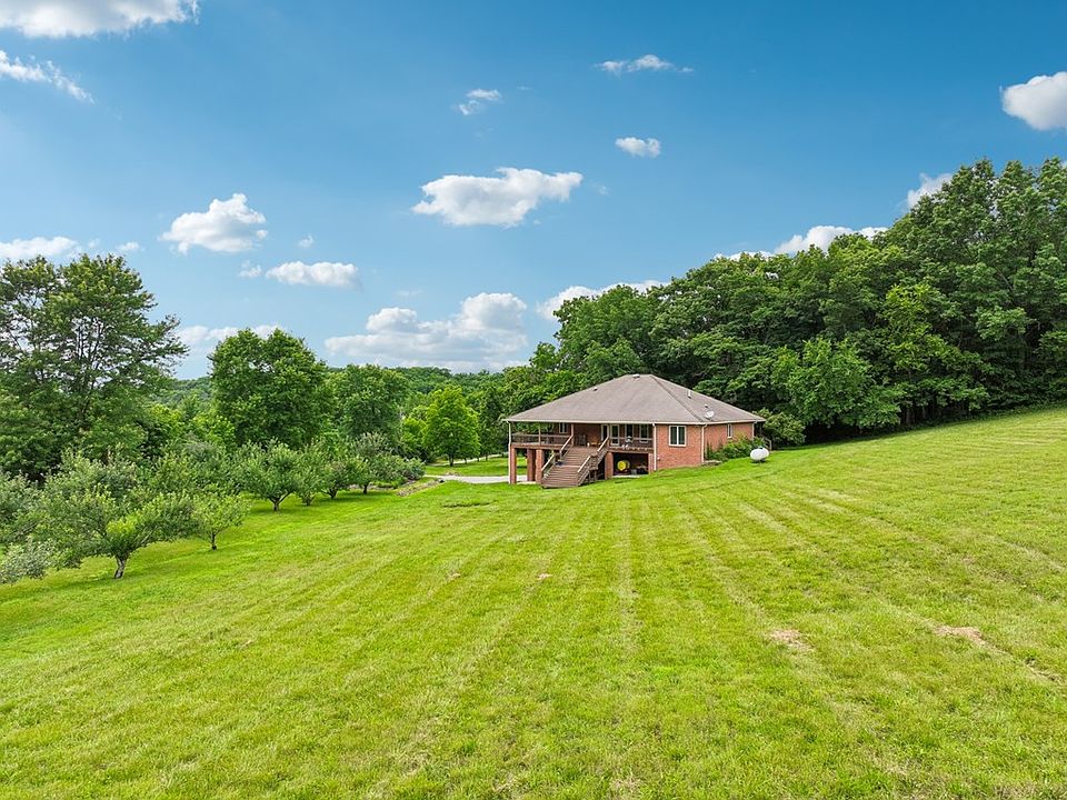 1st image of 574 Hayes Ridge Rd