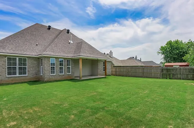5804 Bluebonnett Dr — Photo 18