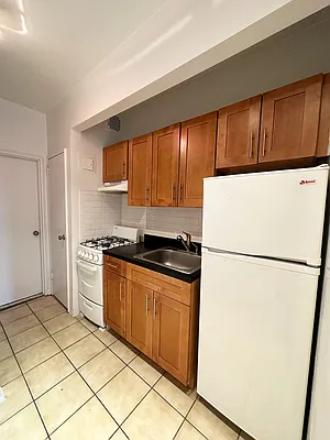 Rented by City Connections Realty | media 8