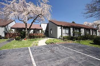 2nd image of 140 Strathmore Gate Dr