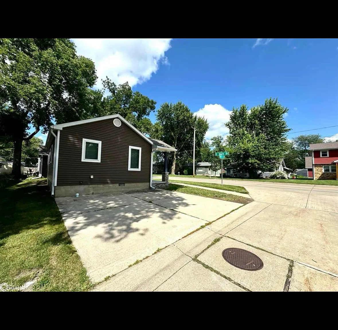 1407 S Shore Dr — Photo 3