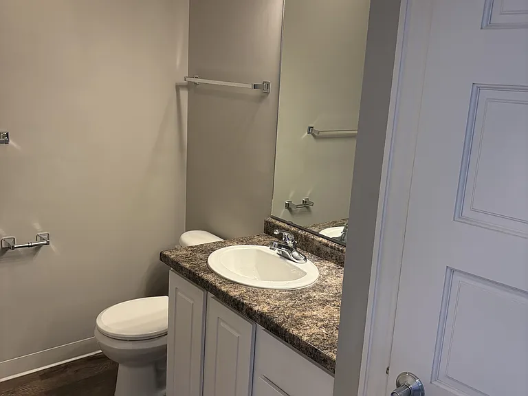 1406 Tower Ave #202 — Photo 6