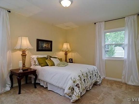 4th image of 1309 Cumberland Cir E