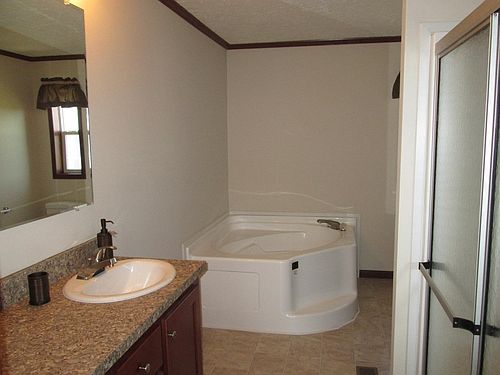4th image of 3145 Cromwell St