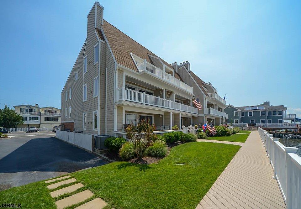 1st image of 608 Pleasure Ave #2