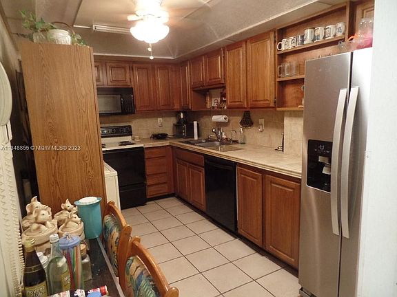 5th image of 1623 Collins Ave APT 216