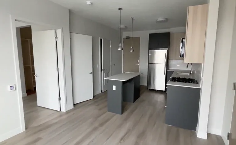 1157 W Erie St #305 — Photo 12